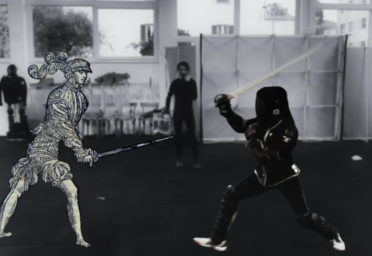 Allievi della Sword Academy che praticano scherma storica con le spade durante una lezione a Como